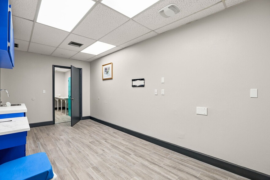More Photos Of 901 N Grove St, Eustis Medical For Sale