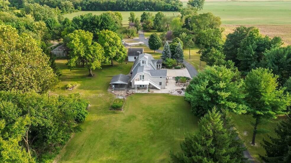 More Photos Of 2507 E 1100 N, Demotte Apartments For Sale