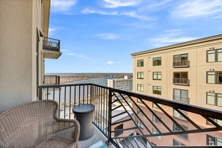 More Photos Of 240 N Water St, Wilmington Specialty For Sale