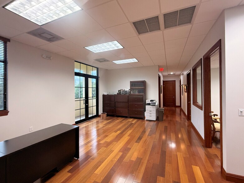 More Photos Of 1005 W Indiantown Rd, Jupiter Office For Sale