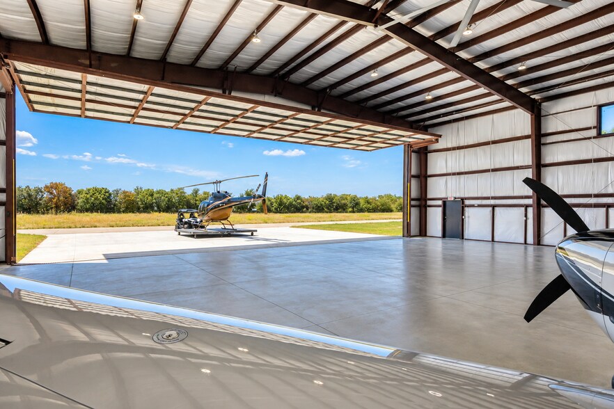 More Photos Of 3000 Westcourt rd, Denton Airplane Hangar For Sale
