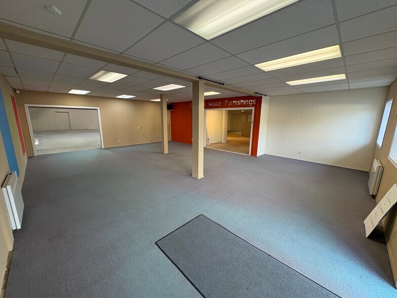 More Photos Of 1100 Lansdowne Dr, Coquitlam Warehouse For Lease