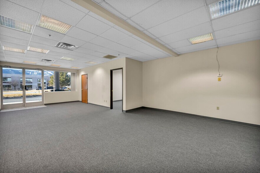 More Photos Of 2245 Meridian Blvd, Minden Showroom For Lease