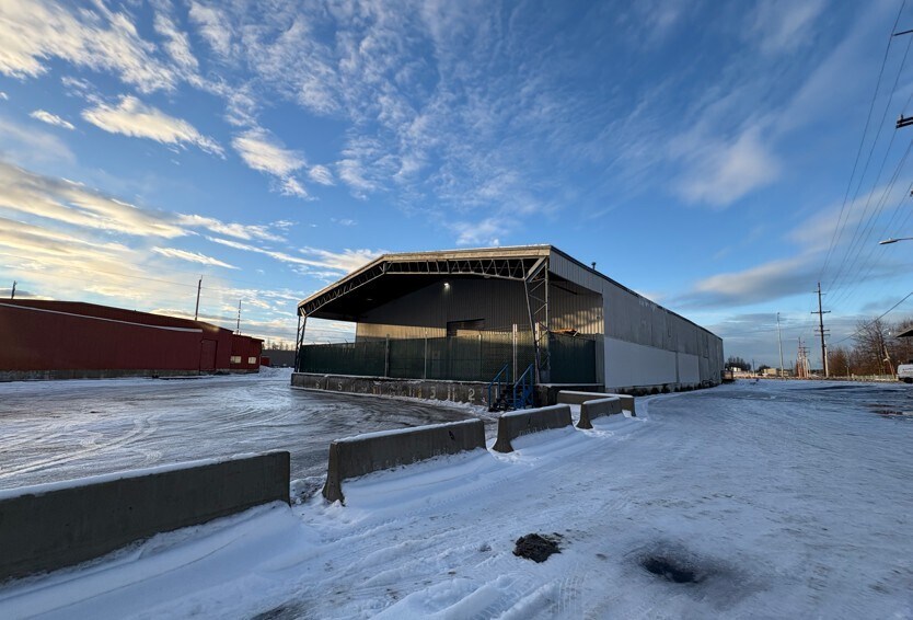 More Photos Of 135 N Post Rd, Anchorage Warehouse For Sale