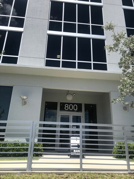 More Photos Of 800 SE 4th Ave, Hallandale Beach Office For Sale