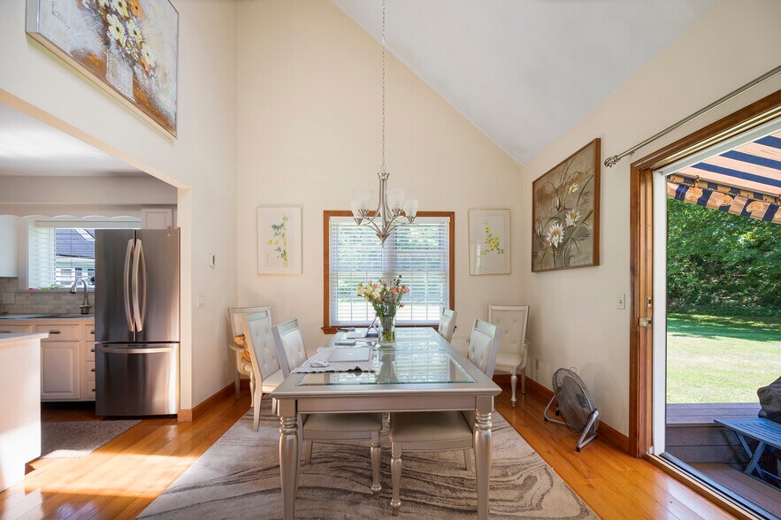More Photos Of 46 Statue Way, Portsmouth Multifamily For Sale