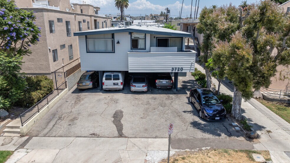 More Photos Of 3720 Midvale Ave, Los Angeles Apartments For Sale
