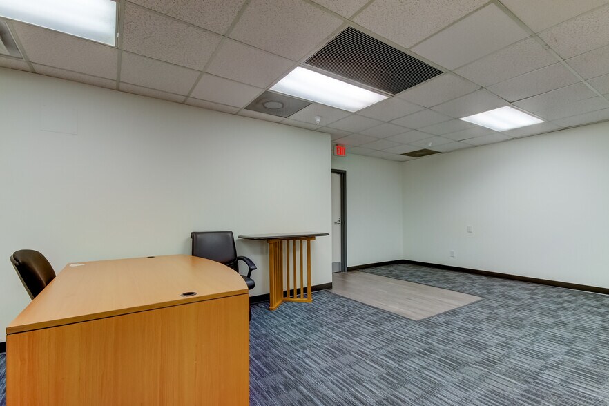 More Photos Of 12425 28th St N, Saint Petersburg Office For Lease