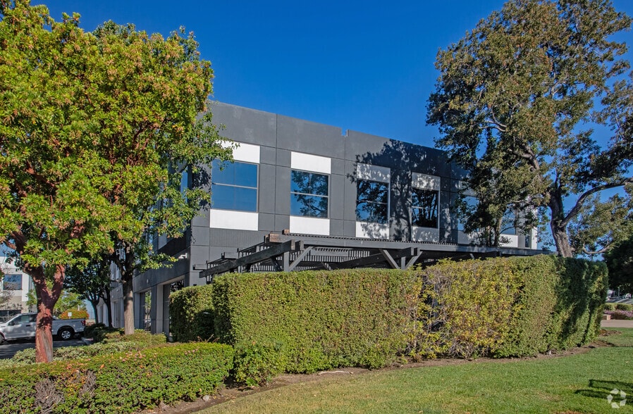 More Photos Of 1533 California Cir, Milpitas Office For Lease