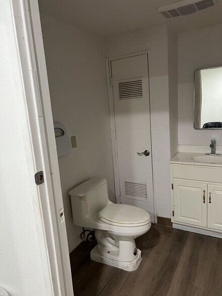 More Photos Of 1761 W Romneya Dr, Anaheim Medical For Lease