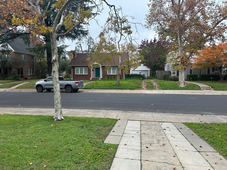 More Photos Of 150 W Stadium Dr, Stockton Apartments For Sale