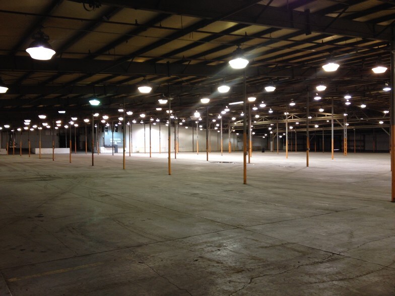 More Photos Of 17074 Lee Hwy, Abingdon Manufacturing For Lease