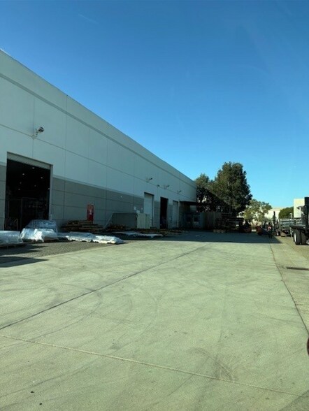 More Photos Of 3101 Camino Del Sol, Oxnard Manufacturing For Lease