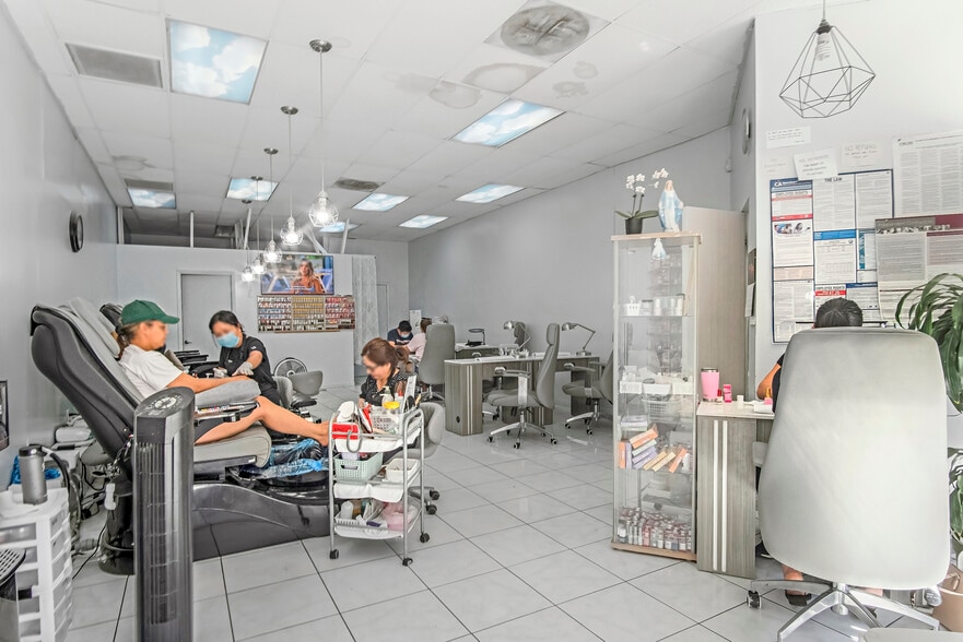 More Photos Of 5142 Lankershim Blvd, North Hollywood Storefront For Sale