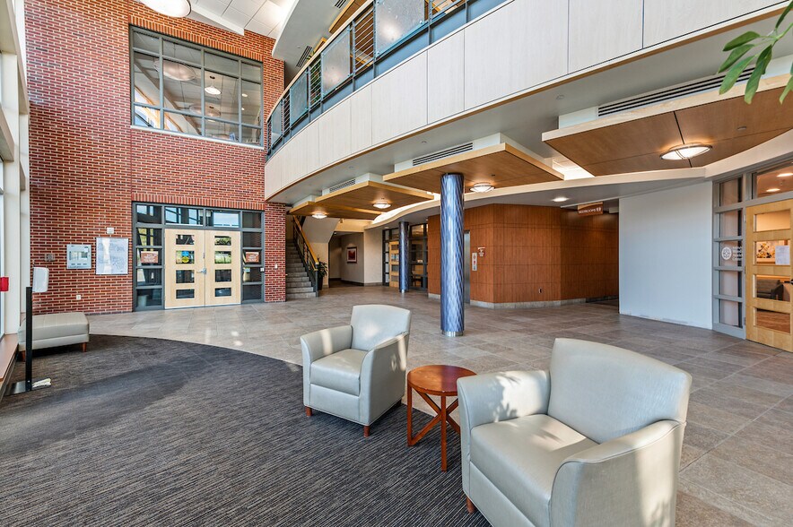 More Photos Of 8101 E Lowry Blvd, Denver Medical For Lease