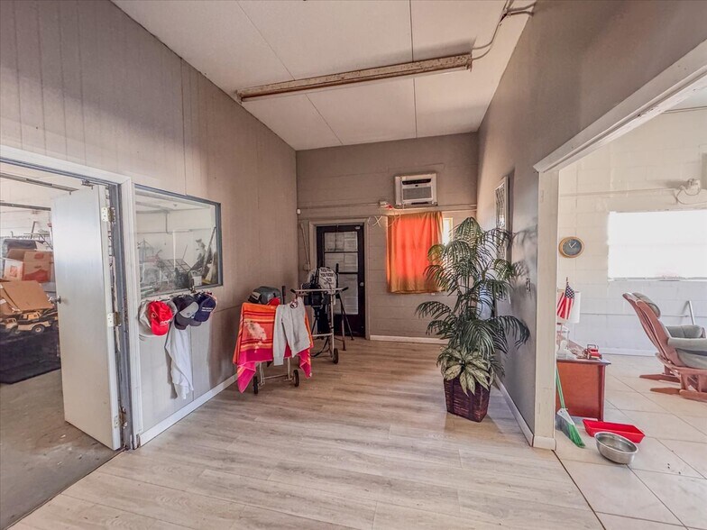 More Photos Of 17671-17681 San Carlos Blvd, Fort Myers Marina For Sale