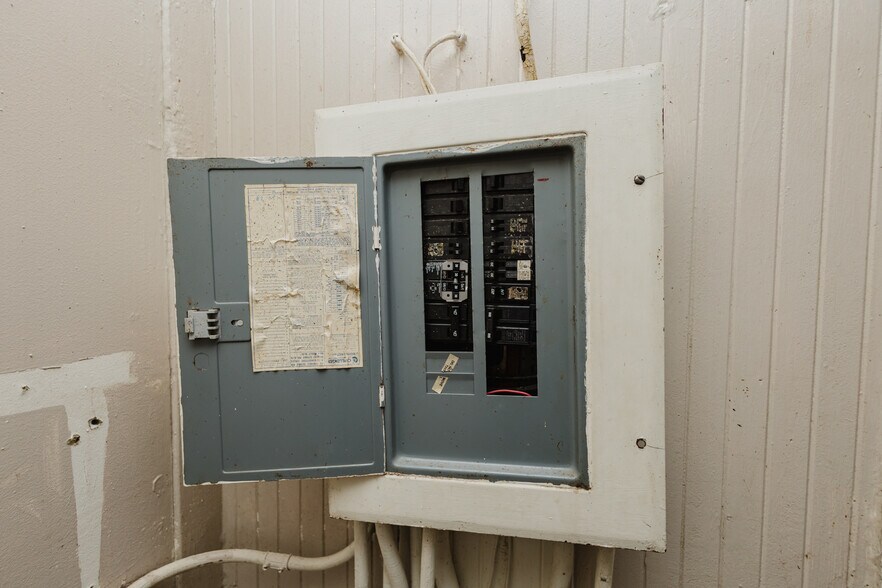 More Photos Of 123 E Madison Ave, Arkansas City Apartments For Sale