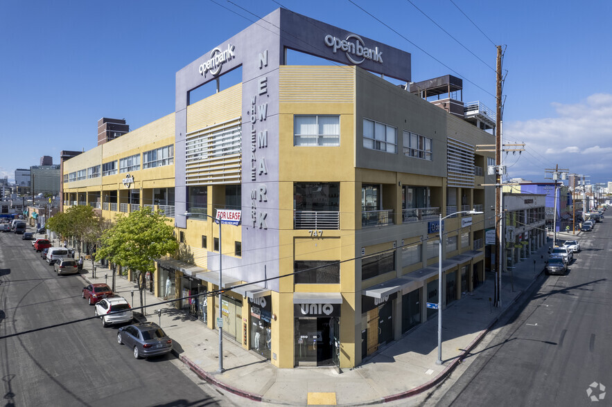 Primary Photo Of 747 E 10th St, Los Angeles Storefront Retail Office For Sale