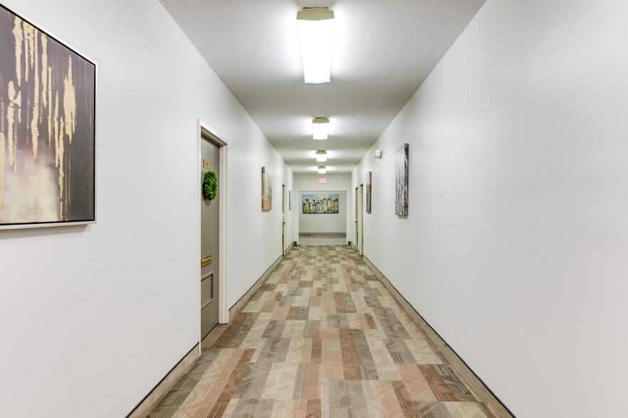 More Photos Of 2025 E Main St, Richmond Office For Lease