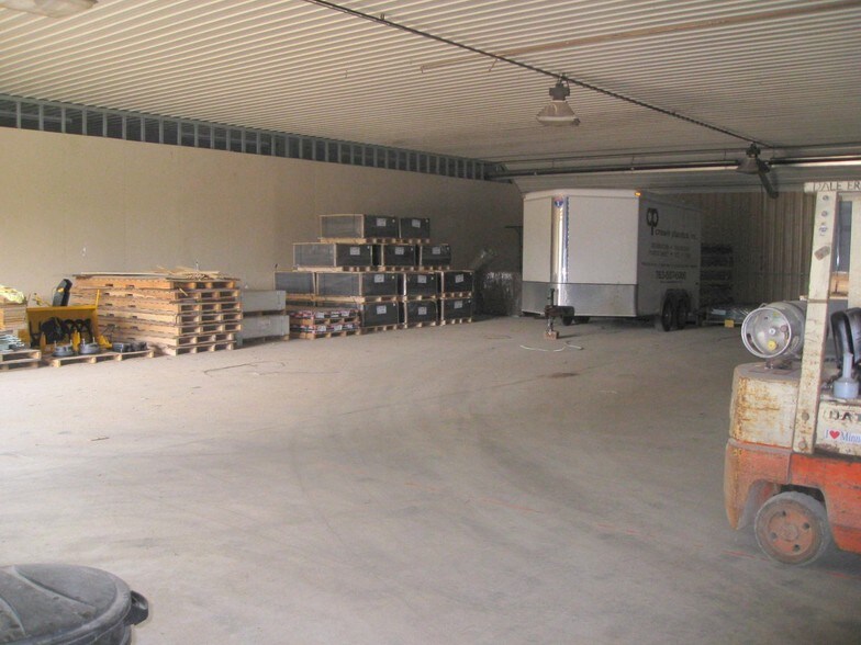 More Photos Of 250 St. John St, Loretto Warehouse For Lease