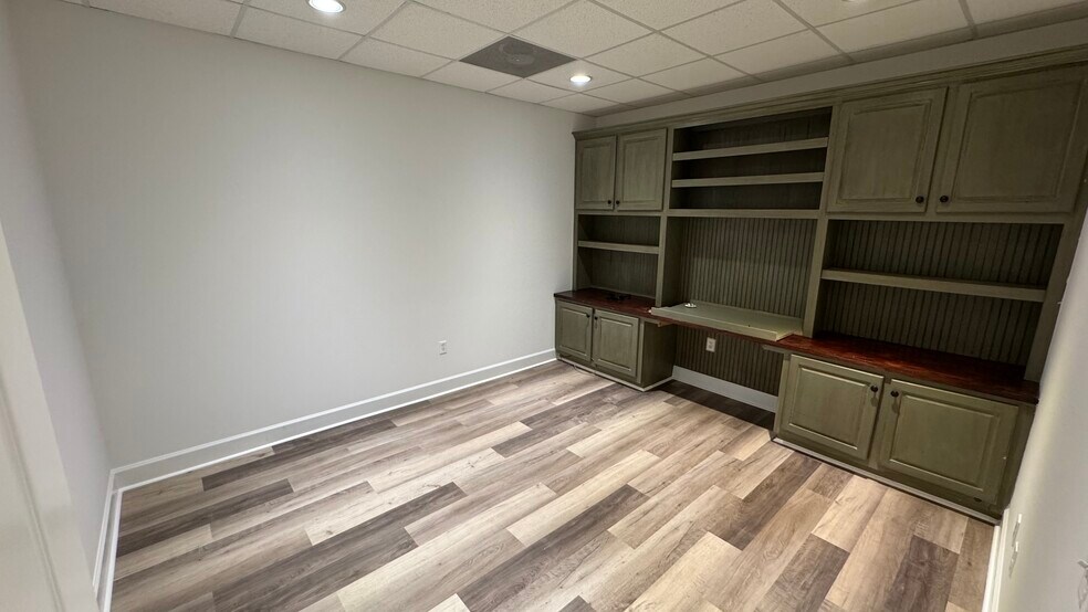 More Photos Of 6065 Parkway North Dr, Cumming Distribution For Sale