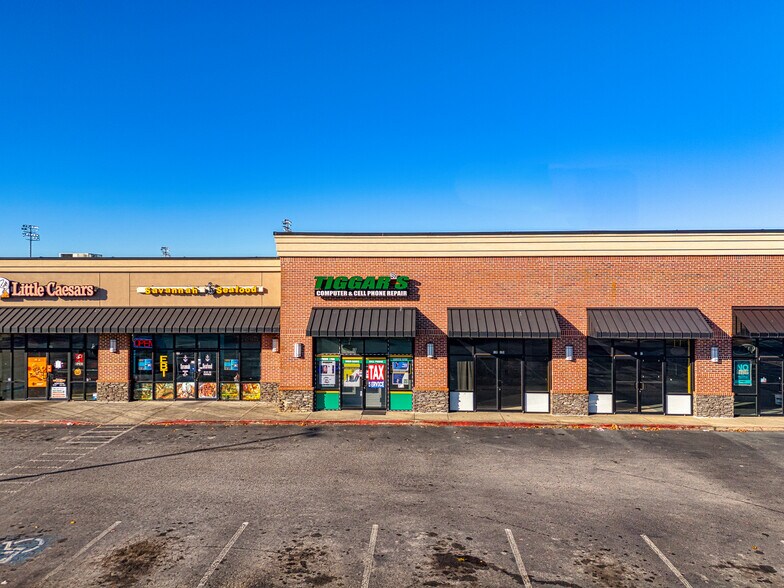 More Photos Of Tara Blvd, Lovejoy Unknown For Lease