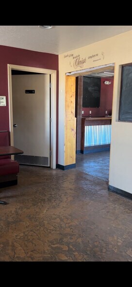 More Photos Of 10052 S Highway 69, Mayer Restaurant For Lease