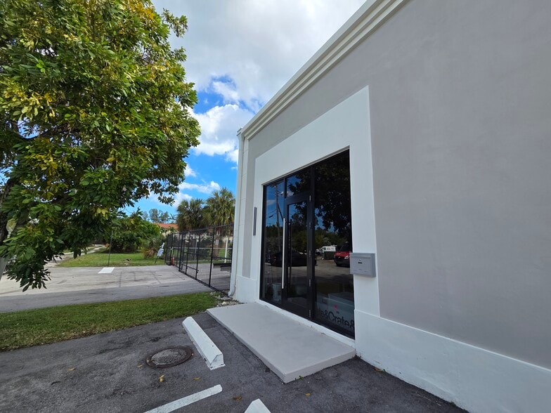 More Photos Of 2050 S Federal Hwy, Fort Lauderdale Freestanding For Lease