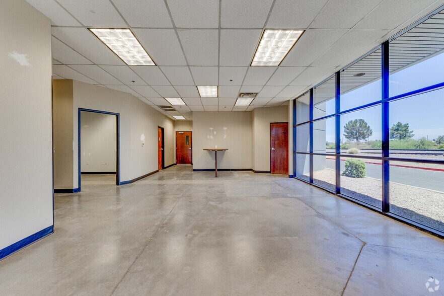 More Photos Of 2020 W Guadalupe Rd, Gilbert Light Manufacturing For Lease