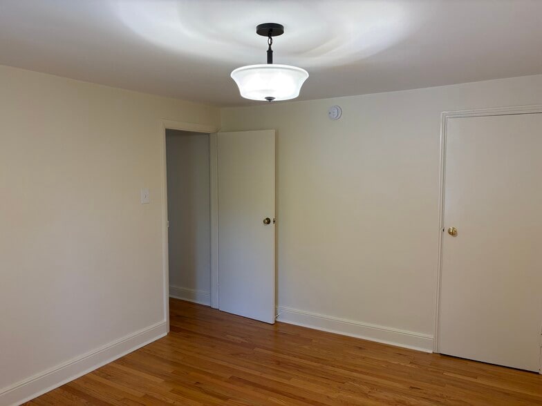 More Photos Of 7719 Germantown Ave, Philadelphia Office Residential For Lease