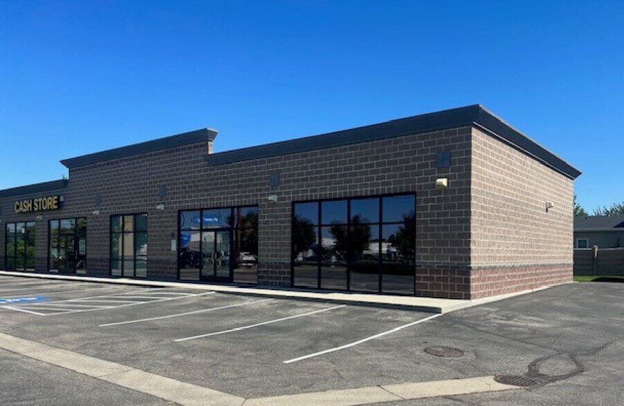 Primary Photo Of 7470 W State St, Garden City Storefront Retail Office For Sale