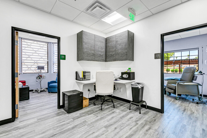 More Photos Of 4105 N 20th St, Phoenix Medical For Lease