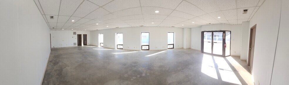 More Photos Of 1810 Lee Ave, Odessa Warehouse For Lease