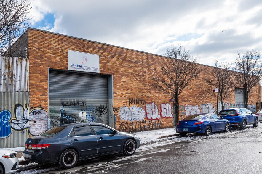 More Photos Of 913 Edgewater Rd, Bronx Industrial For Lease