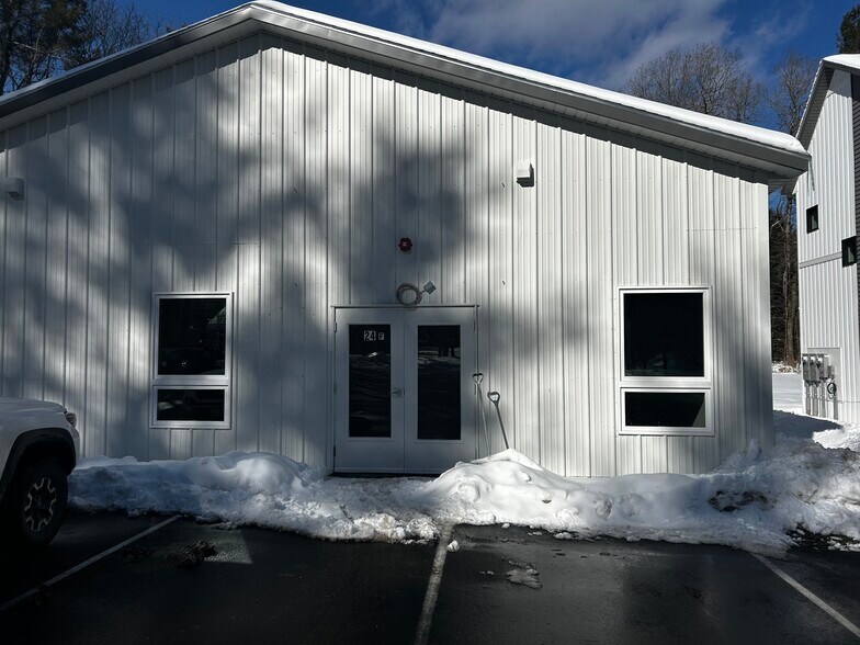 More Photos Of 30 Range Rd, Brunswick Light Manufacturing For Lease