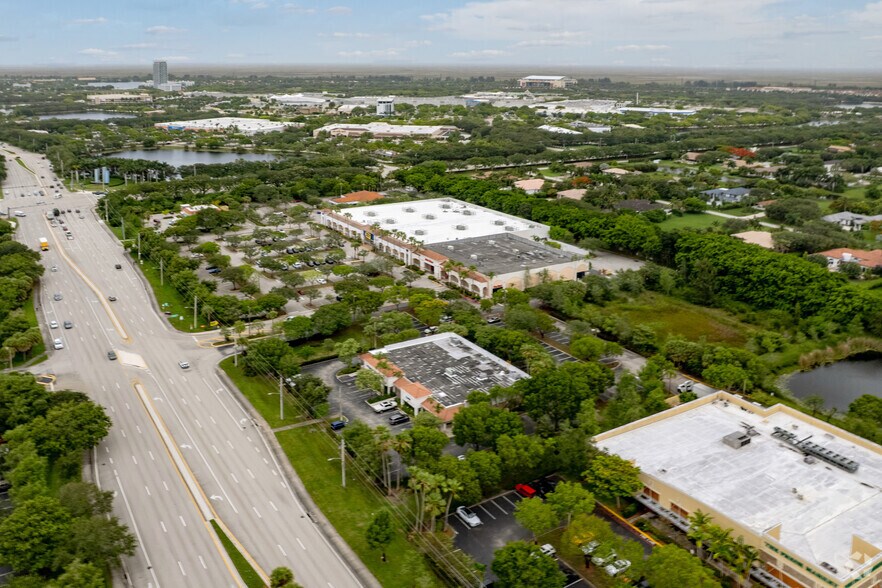 More Photos Of 12201-12231 W Sunrise Blvd, Plantation Freestanding For Lease