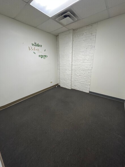 More Photos Of 5000-5014 W Madison St, Chicago Apartments For Lease