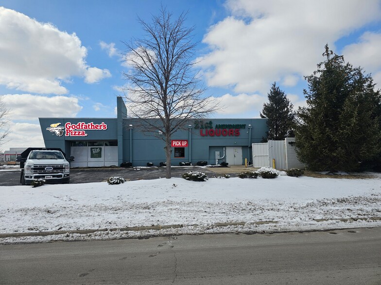 More Photos Of 14235 Mundy Dr, Noblesville Freestanding For Sale