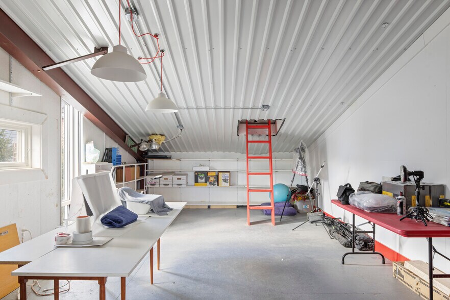 More Photos Of 78 Green St, Hudson Freestanding For Sale