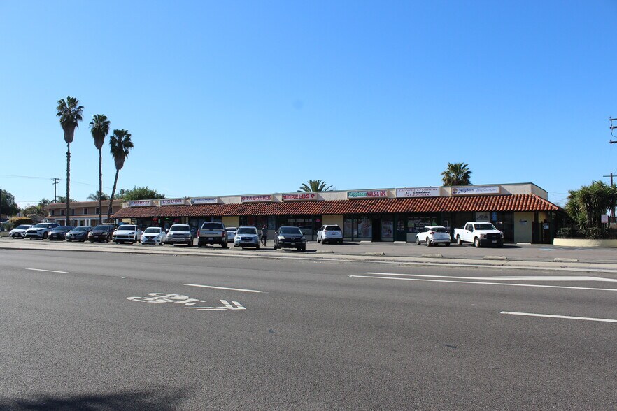 More Photos Of 305-321 N Ash St, Escondido Storefront For Lease