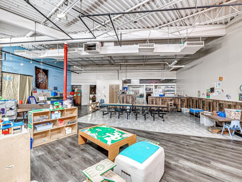 More Photos Of 6009 NW Expressway St, Oklahoma City Specialty For Sale