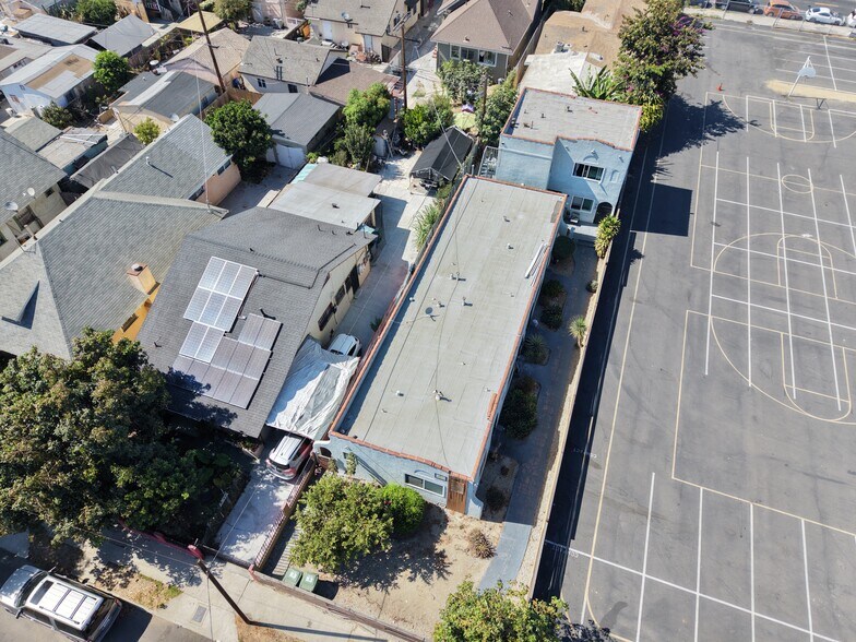 More Photos Of 517 W 42nd Plz, Los Angeles Apartments For Sale