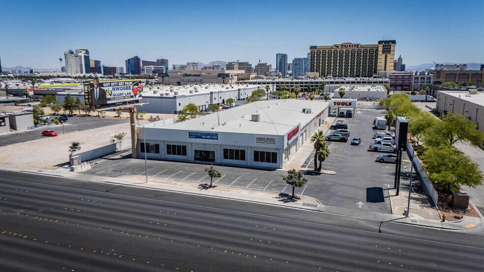 More Photos Of 4740 S Decatur Blvd, Las Vegas Showroom For Lease