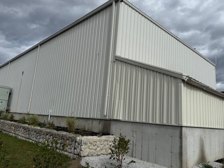 More Photos Of 40 Arnold St, Braintree Warehouse For Sale