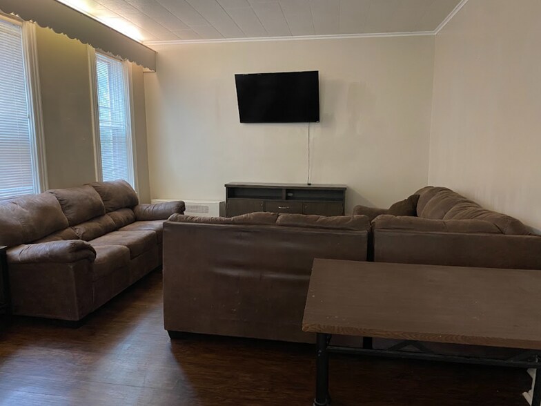 More Photos Of 32 Seminary Ave, Binghamton Apartments For Sale