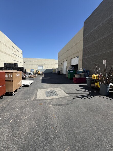 More Photos Of 2140 S Douglas Dr, Chandler Warehouse For Lease