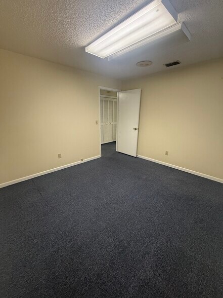 More Photos Of 330 W Bearss Ave, Tampa Medical For Lease