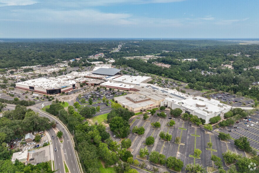 More Photos Of 2415 N Monroe St, Tallahassee General Retail For Lease