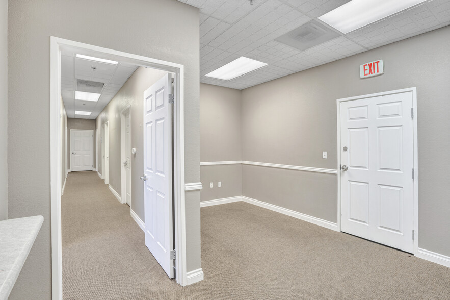 More Photos Of 1397 Galleria Dr, Henderson Medical For Lease