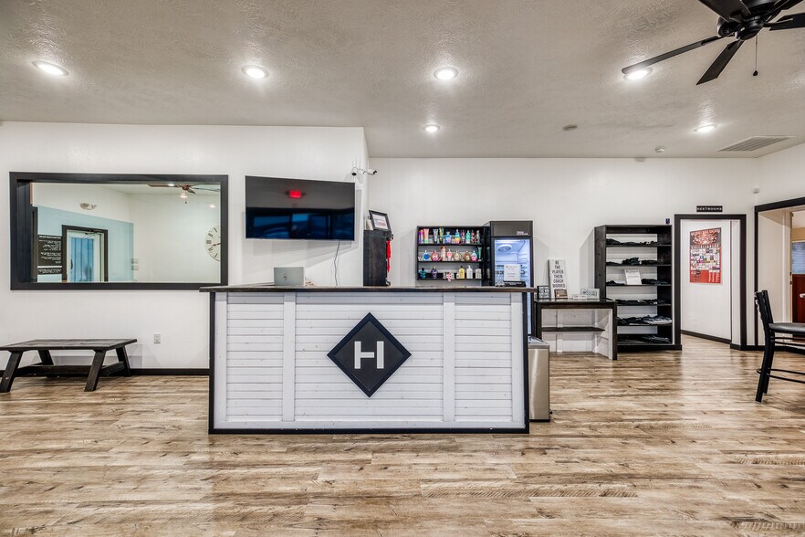 More Photos Of 2762 State Highway 21 E, Caldwell Warehouse For Lease